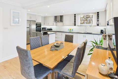 4 bedroom detached house for sale, Clacton Road, Elmstead, Colchester