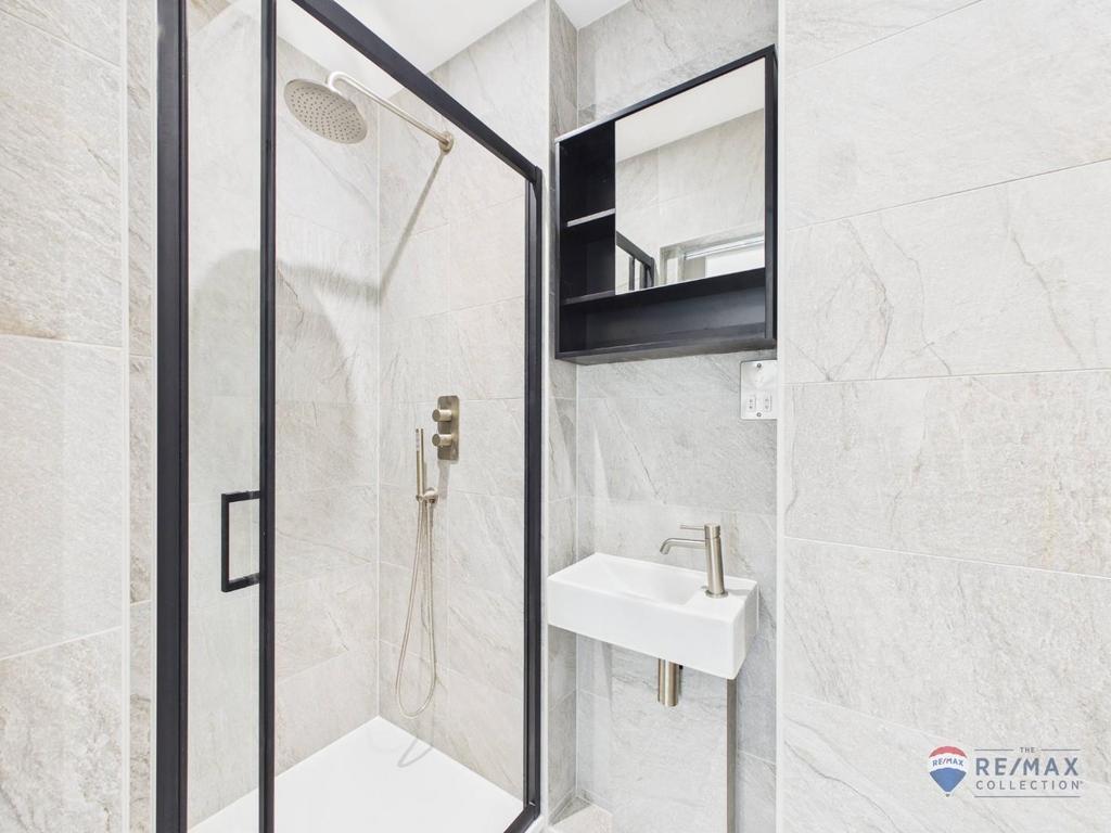 En-Suite Shower Room.jpg