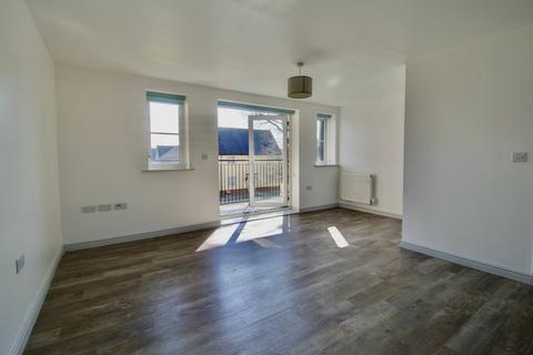 2 bedroom flat for sale, Meadfarm Close, Romford RM3