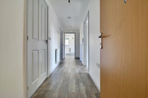 2 bedroom flat for sale, Meadfarm Close, Romford RM3
