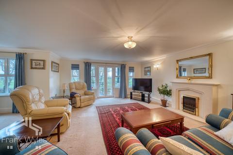 2 bedroom flat for sale, Flat 3, 3 Links Gate, Lytham St. Annes, Lancashire
