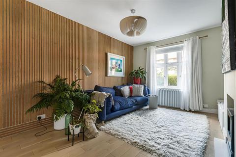 3 bedroom house to rent, Dover House Road, Putney