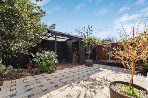 3 bedroom house to rent, Dover House Road, Putney