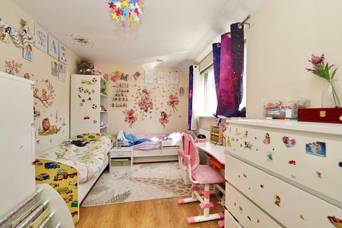 3 bedroom terraced house for sale, Elm Close, Huntingdon, PE29