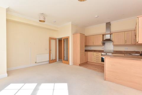 3 bedroom flat to rent, George Roche Road,