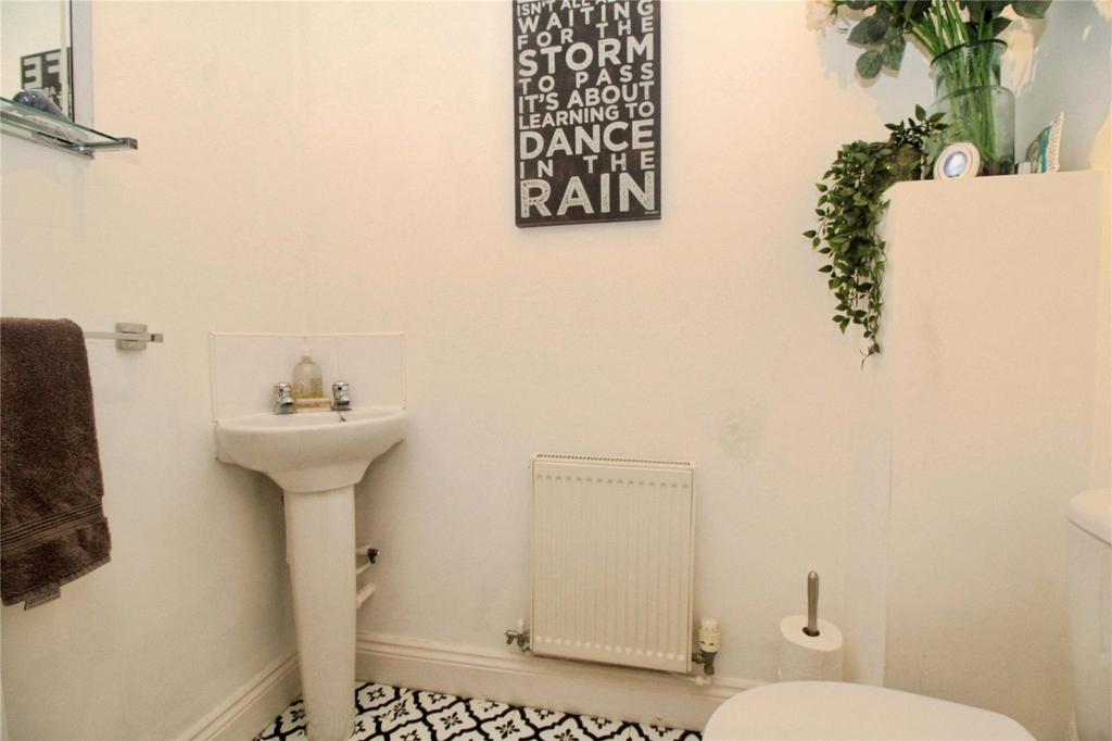 Cloakroom/Wc