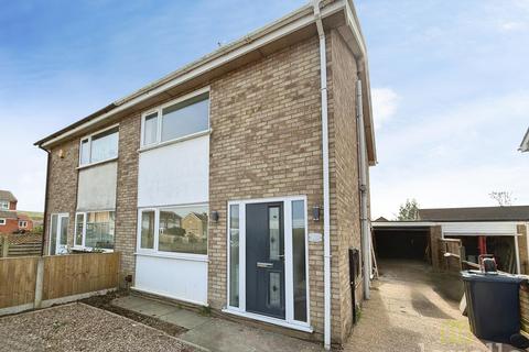 3 bedroom semi-detached house to rent, Foyle close , Lincoln LN5