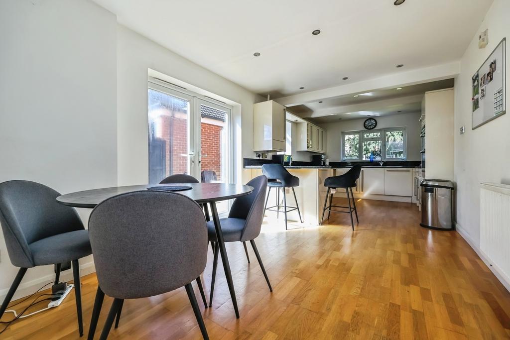 Fitted Kitchen