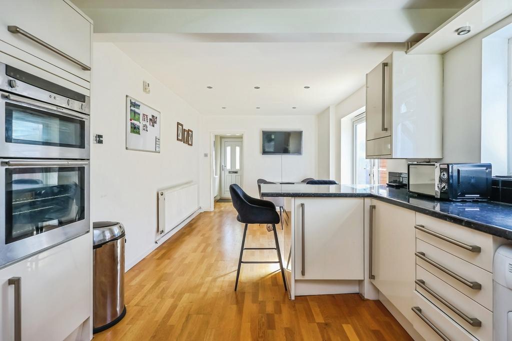 Fitted Kitchen
