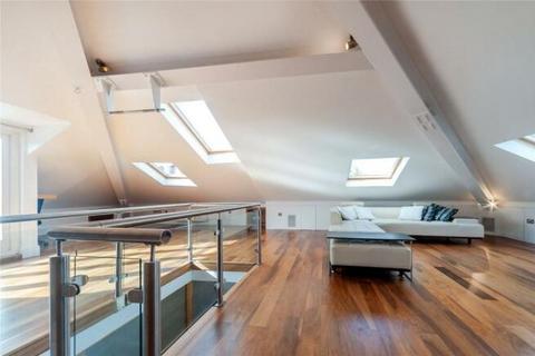 3 bedroom flat for sale, 8 Buckland Crescent, London NW3