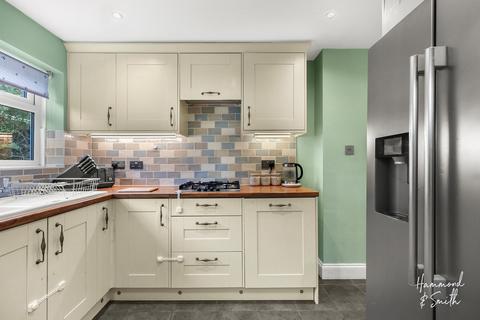 undefined, Beaconfield Road, Epping CM16