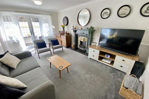 4 bedroom detached house for sale, Stocks Bank Drive, Mirfield