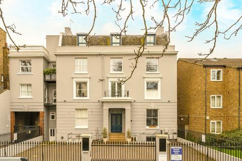 1 bedroom flat for sale, Clapham Common South Side, London SW4