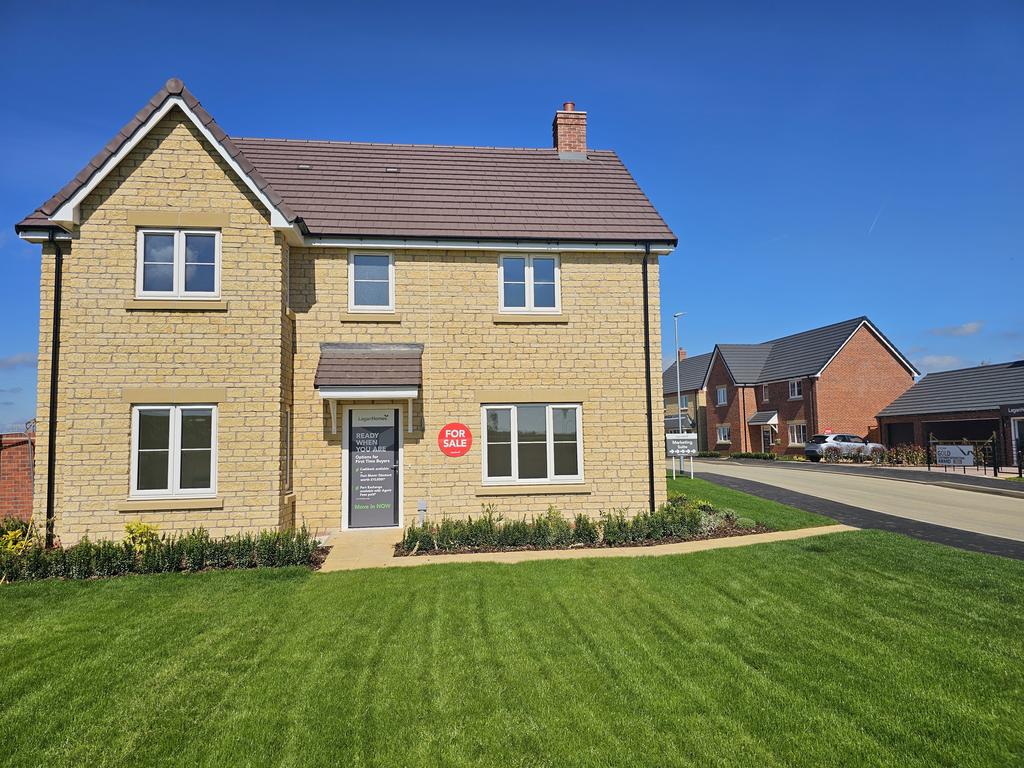 4 bedroom detached house for sale