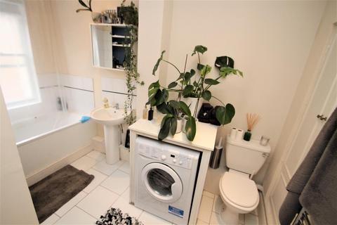 1 bedroom flat to rent, Crown Street, Harrow on the Hill