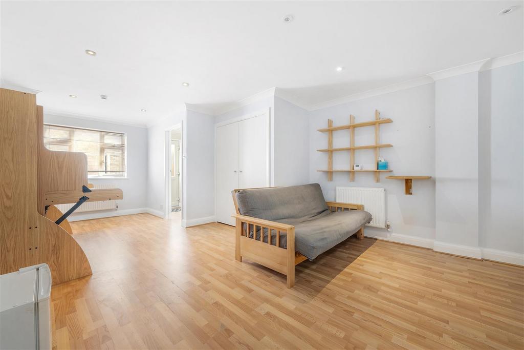 Maple Court-5.JPG