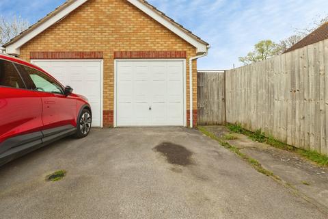 3 bedroom terraced house for sale, Claridge Close, Leighton Buzzard