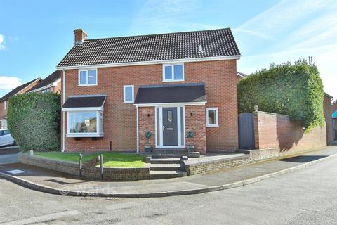 4 bedroom detached house for sale, Setford Road, Chatham ME5