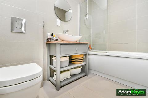 2 bedroom apartment for sale, Woodside Lane, London N12