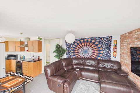 2 bedroom penthouse for sale, Park Road, The Cedars Park Road, NE4
