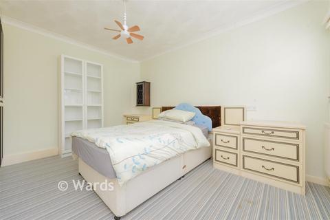 2 bedroom bungalow for sale, Meadow Way, Dartford DA2