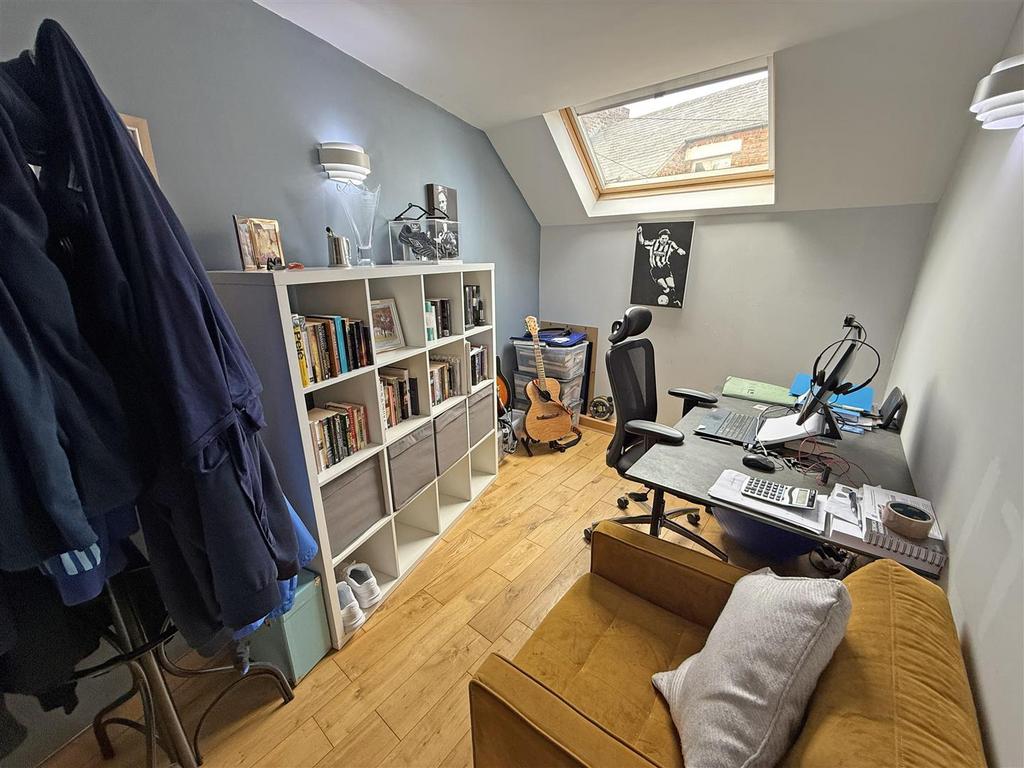 Bedroom 2.jpg