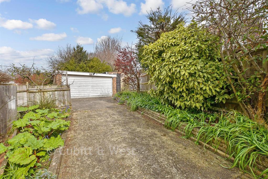 Driveway/Parking
