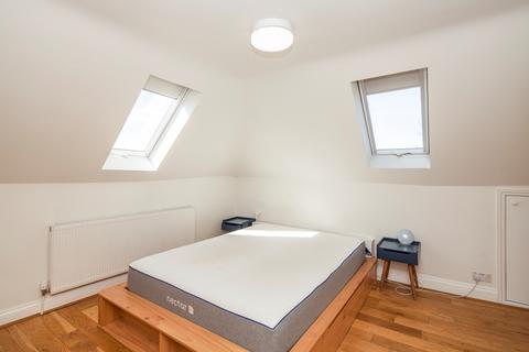 2 bedroom flat to rent, Geoffrey Road London SE4