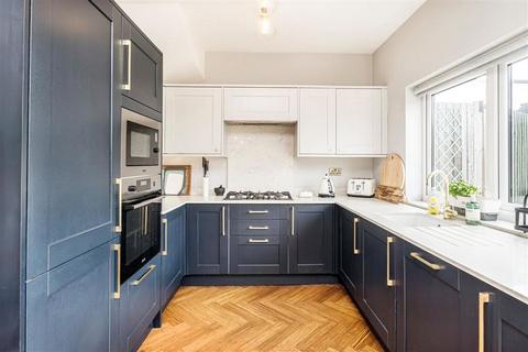 4 bedroom house for sale, Holme Lacey Road, London SE12