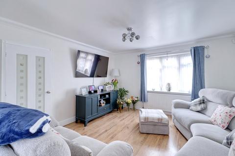 3 bedroom end of terrace house for sale, Cherwell Grove, South Ockendon RM15