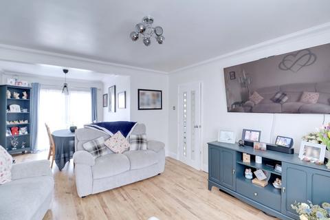 3 bedroom end of terrace house for sale, Cherwell Grove, South Ockendon RM15