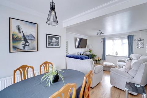 3 bedroom end of terrace house for sale, Cherwell Grove, South Ockendon RM15