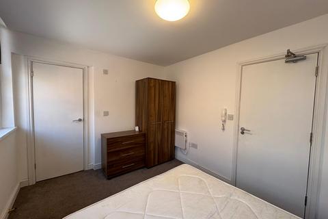 1 bedroom in a house share to rent, Room 202, Harts House