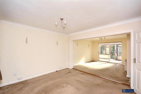 3 bedroom detached house for sale, Shepherds Hill, Harold Wood, RM3