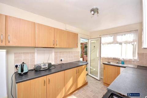 3 bedroom detached house for sale, Shepherds Hill, Harold Wood, RM3