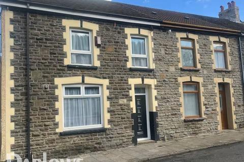 3 bedroom end of terrace house for sale, Griffiths, Street, Ferndale CF43