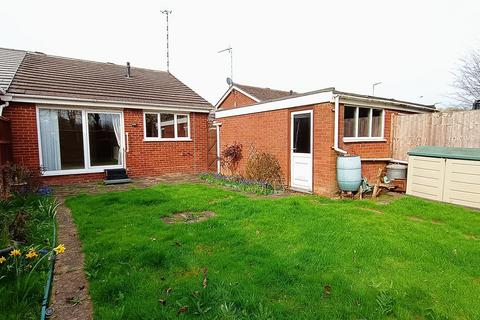 2 bedroom semi-detached bungalow for sale, Lowes Avenue, Woodloes Park, Warwick