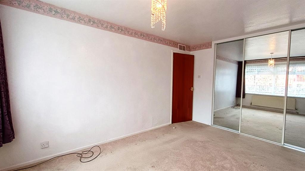 Bedroom2-2.jpg