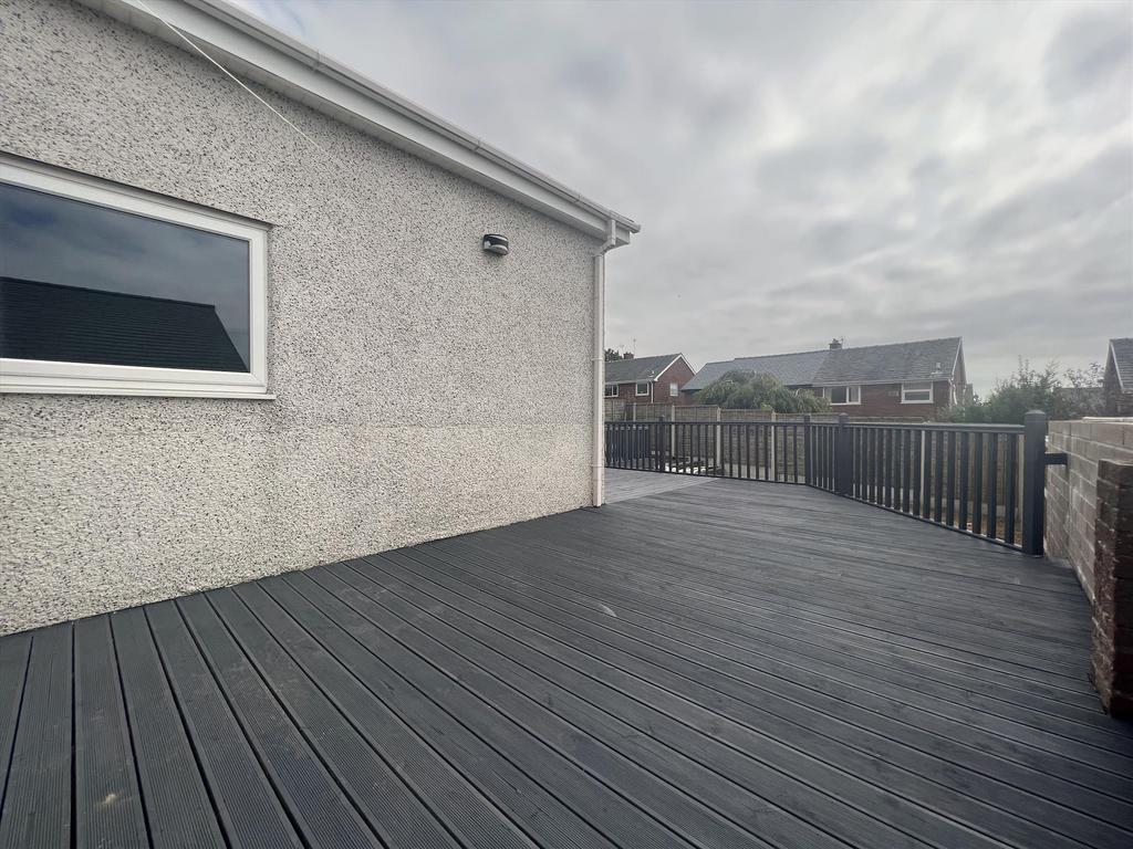 Rear Decked Area