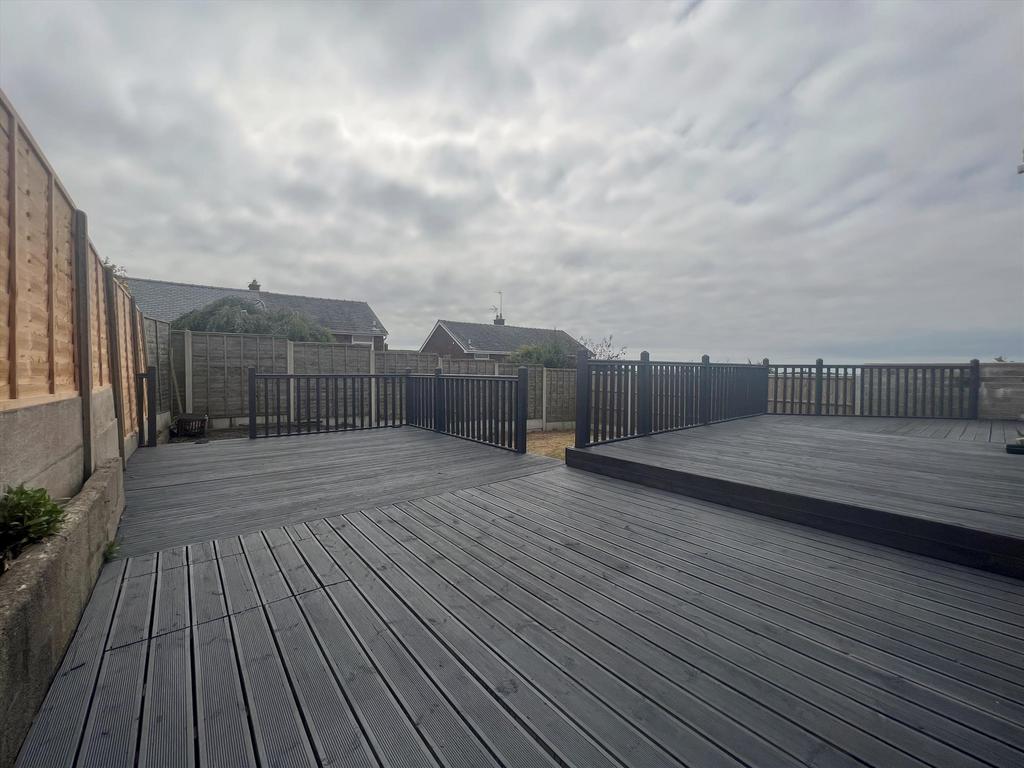 Rear Decked Area