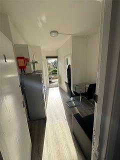 1 bedroom apartment to rent, Kilburn, London NW6
