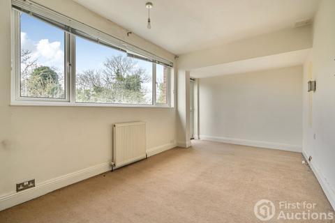 undefined, Petworth Court, Bath Road, Reading