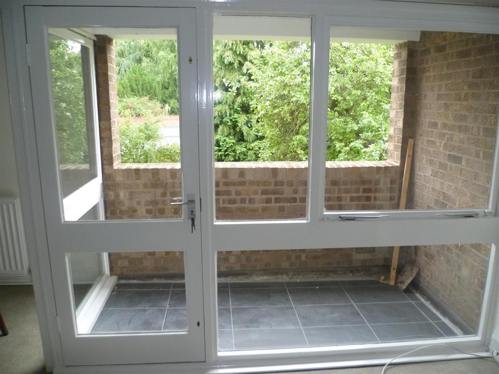 Inventory pics 16 Victoria Gardens June 2014 009.j