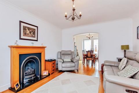 3 bedroom detached house for sale, Meissen Avenue, Desborough, Kettering