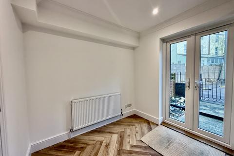 3 bedroom house to rent, Kirkstall Road, SOUTHSEA