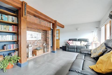 3 bedroom detached house for sale, Apedale Road, Wood Lane