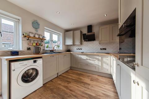 3 bedroom semi-detached house for sale, Poppyfield Close, Skellingthorpe, Lincoln, Lincolnshire, LN6