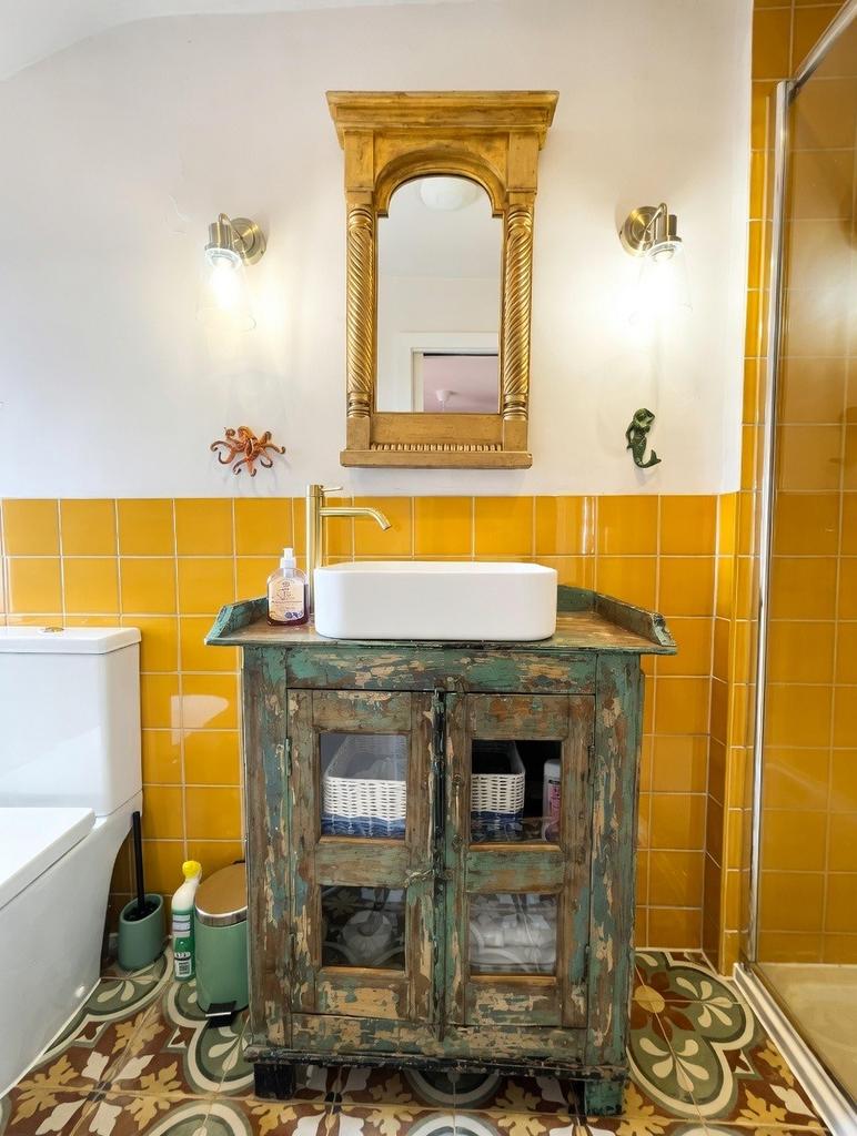 En-suite Bathroom