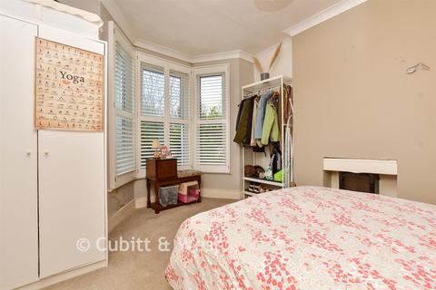 1 bedroom ground floor flat for sale, Carshalton Road, Mitcham, Surrey