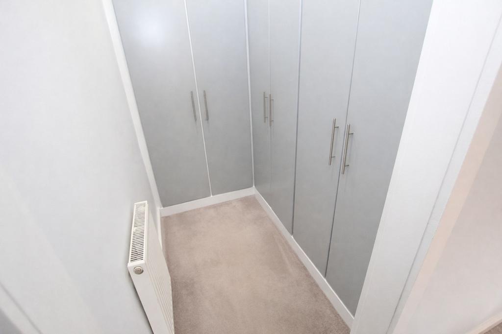 Walk-in Wardrobe / Dressing Room